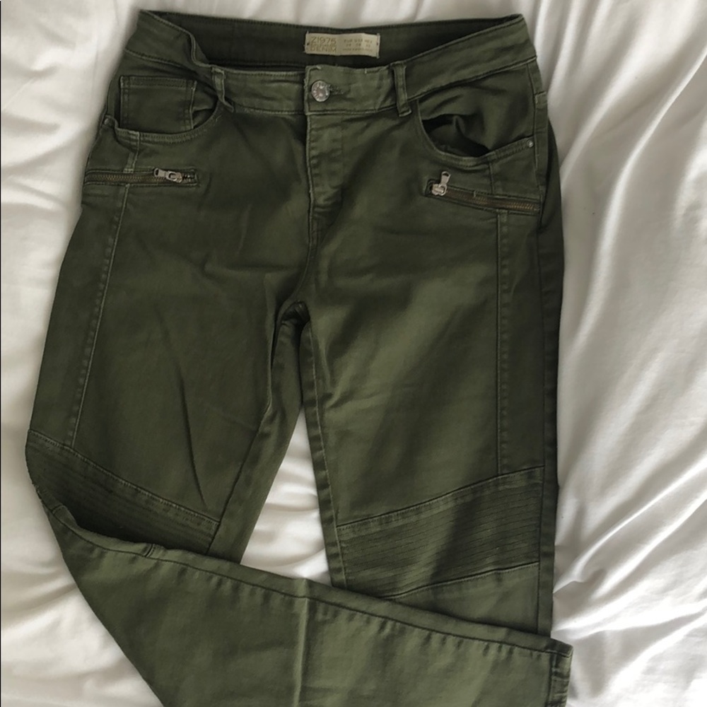 Green cargo jeans